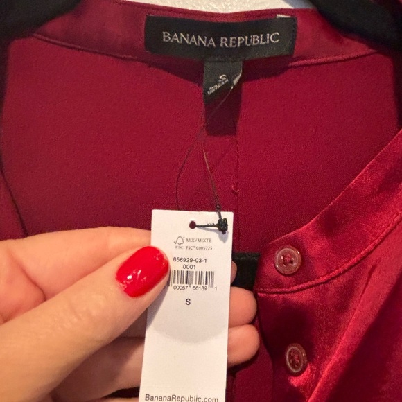 NWT Banana Republic Women's Red Blouse Small - Picture 4 of 5